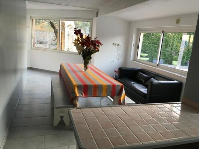 Appartement Rez De Chausse Bollène Zewnętrze zdjęcie